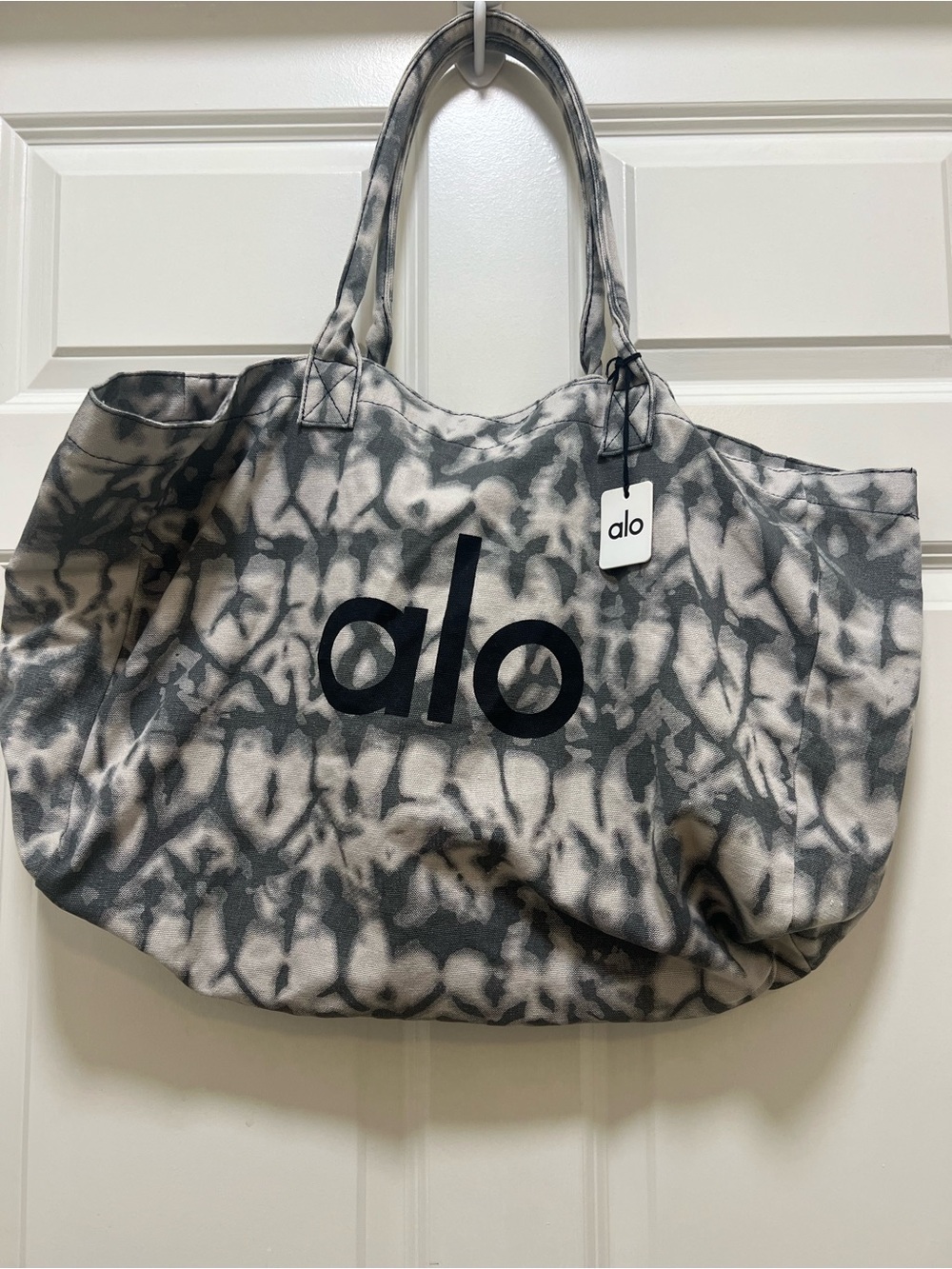 NWT ALO Yoga Tie-Dye Canvas Tote Bag in Black and Cream